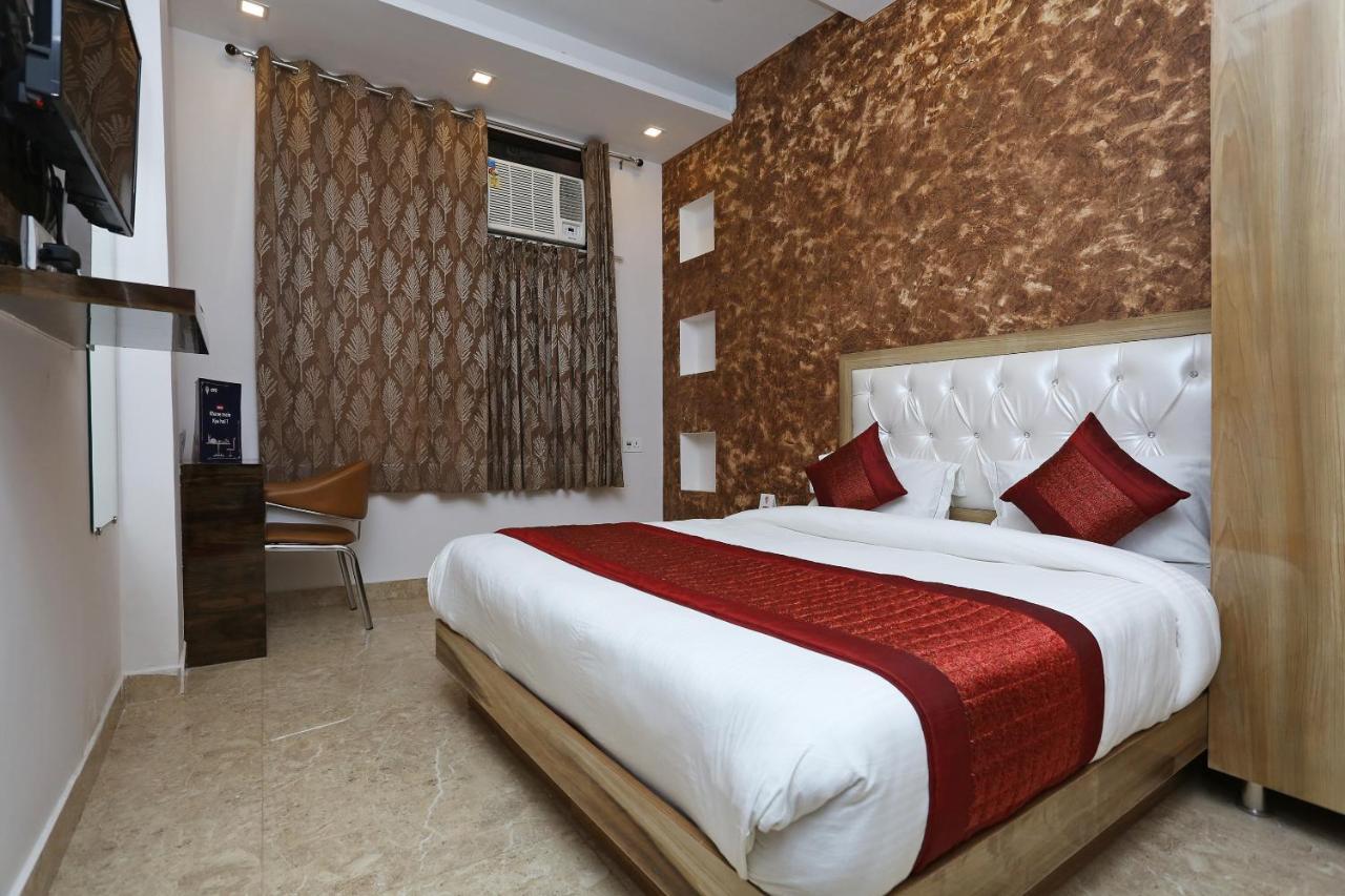 Oyo 12673 The Diplomat Inn Delhi  Extérieur photo